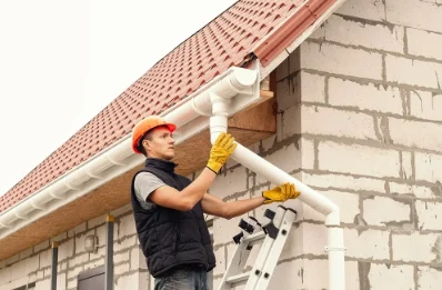 Pose et remplacement de gouttières à Sermano